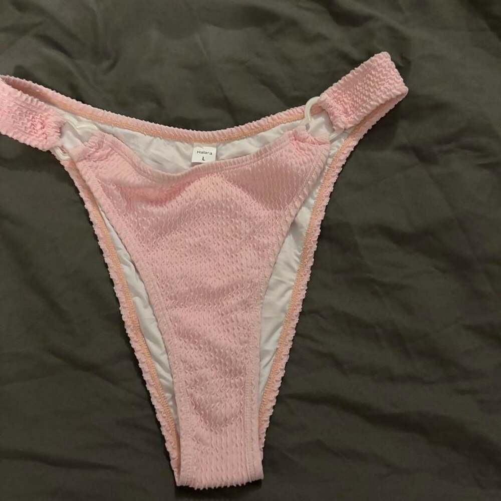 Halara Bikini Bottoms Size L Pink Crinkle Heart Ring Swimwear